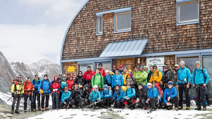 Die Teilnehmer des Glocknersummit auf dem Weg über Stüdlhüttte und Adlersruhe zum Gipfel