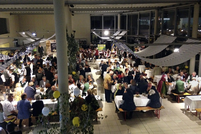 ...auch dieses Jahr wieder zum Oktoberfest in das Autohaus Himler nach Fürstenfeld.