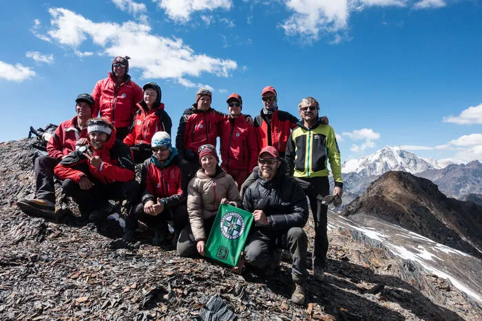 Alle Bergreter auf dem Gipfel des Cerro Mirador (5224 m).