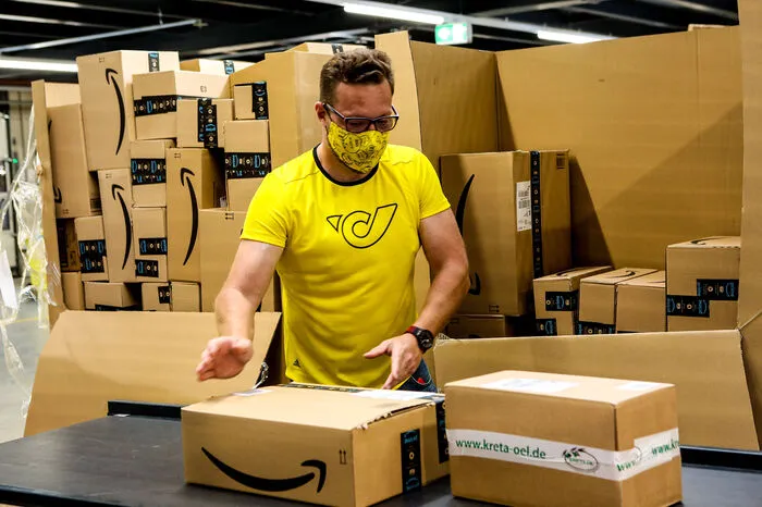 Derzeit werden pro Tag rund 100.000 Pakete in Kalsdorf sortiert. Am Standort sind in mehreren Schichten 370 Personen beschäftigt.