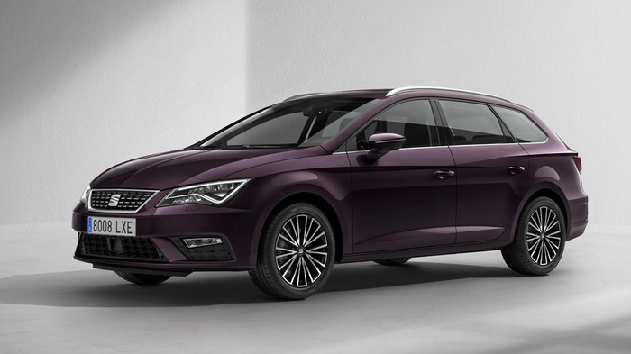 Der Modellpflege des Seat Leon ist der zweite Schritt bei der bisher größten Produktoffensive der Marke. Nach dem Ateca und dem aufgefrischten Kompakten werden in den nächsten Monaten zwei weitere neue Modelle auf den Markt kommen – die fünfte Generation des Ibiza und ein neues, kleines SUV – der Seat Arona.