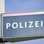 Das Schild „Polizei“ bei einer Polizeistation