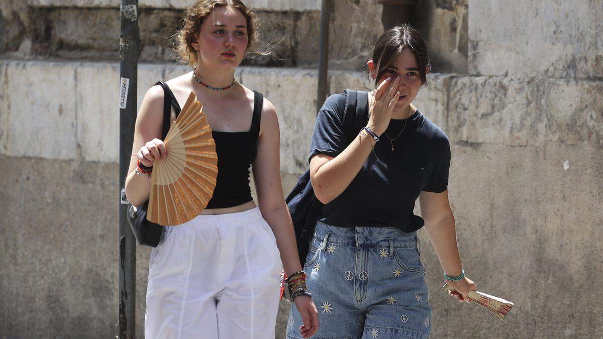 Nicht nur Touristinnen leiden in Italien unter der Hitze 