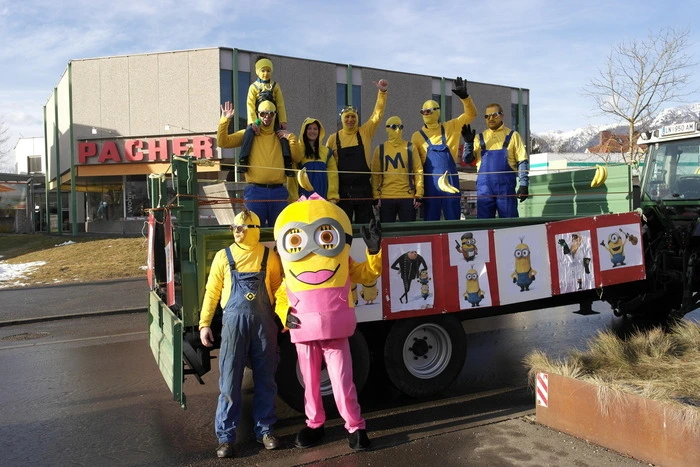Ein Teil der Minions des FC Trofaiach wollte nur eines: Bananen!