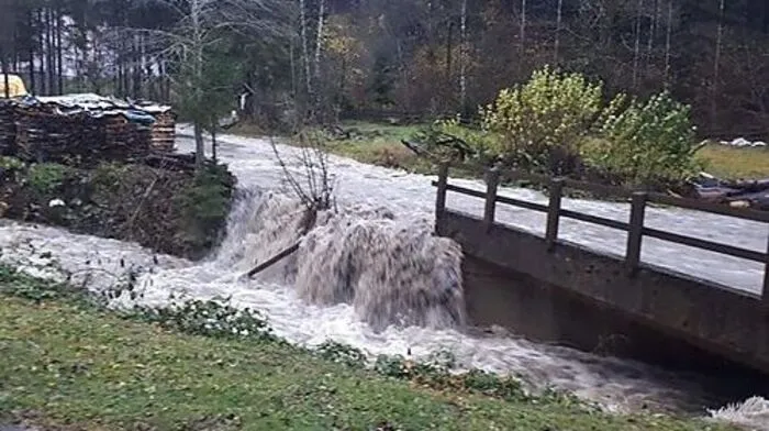 In Bad Eisenkappel ist der Ebriachbach und die Vellach über die Ufer getreten 
