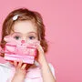 Rosa Geschenke für Mädchen sind gerade zu Weihnachten ein großes Thema 