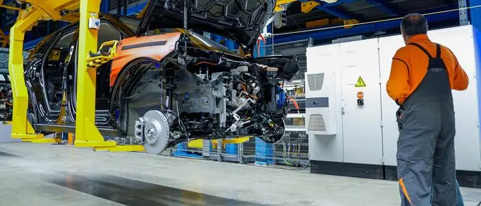  Mit 691.500 sank die Zahl der Beschäftigten in der Automobilindustrie auf einen weiteren Tiefstand