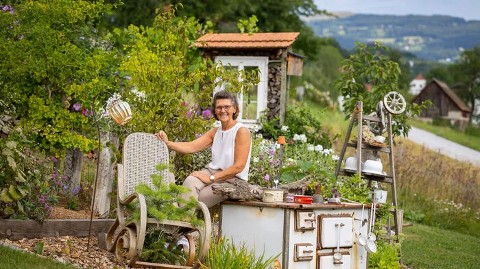 Anita Terler in ihrem Gartenparadies in Stubenberg am See