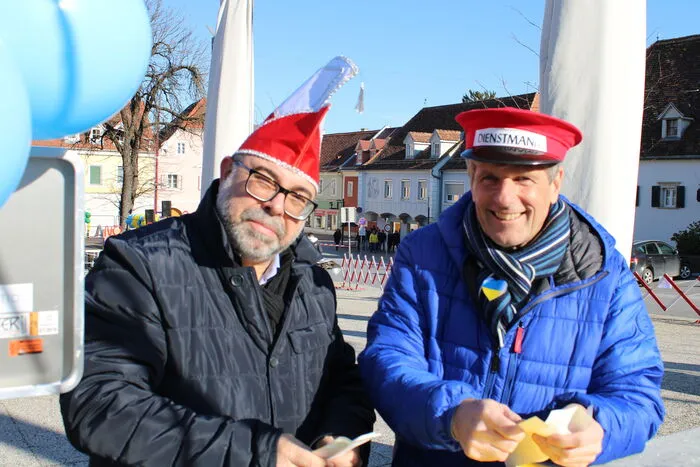 Beim Eingang des abgegrenzten Bereiches am Weizer Hauptplatz befand sich die Spendenbox.