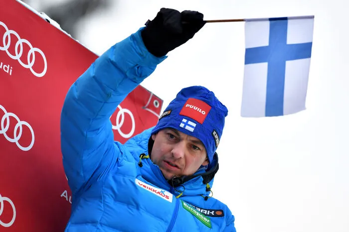 Andreas Mitter (35) ist seit 2016 Cheftrainer des finnischen Skisprung-Teams und dort der erste nicht-finnische Cheftrainer überhaupt. Während also Vater und die Brüder Mitter im alpinen Skibereich tätig sind, wollte Andreas immer im Sprungbereich tätig sein. Spannend: der älteste seiner Schützlinge, Janne Ahonen, ist mit 39 Jahren vier Jahre älter als sein Trainer. Nächster Höhepunkt: die finnische Heim-WM in Lahti ab 22. Februar.