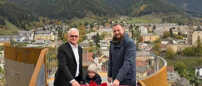 Fritz Wutscher mit Bürgermeister Thomas Rauninger bei der Eröffnung der neuen Aussichtsplattform