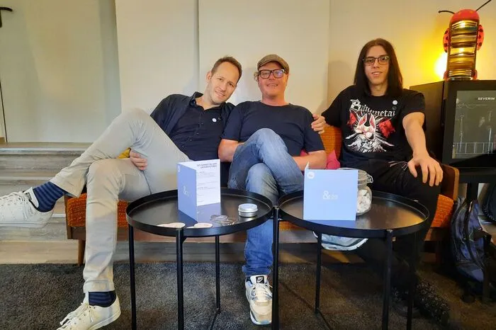 Textdichter Tobias Reitz, Camp-Gründer Bernhard Wittgruber und Bäcker Christopher Schröder, der den Text für das Lied über die Bäckerei Niederl verfasste