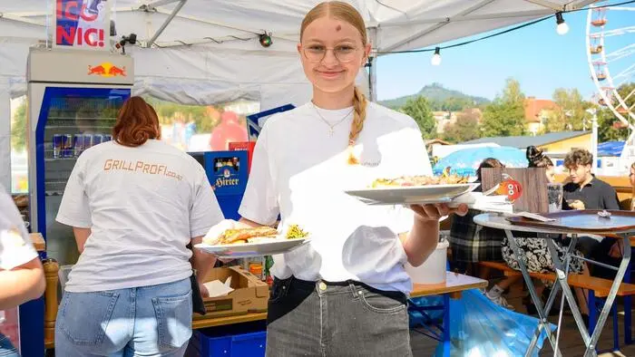 „Besonders beliebt sind die Steaks in verschiedenen Variationen sowie die Grillteller. Darüber hinaus werden auch Burger und Nudelteller angeboten, sodass für jeden Geschmack etwas dabei ist“, erzählt Heribert Weiss.