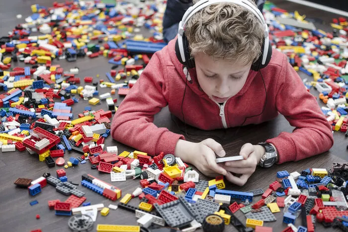 1940. Das Baukastensystem mit den bunten Steinen: Lego ist bis heute ein fixer Bestandteil von jedem Kinderzimmer. Von Raumschiffen, über Ritterburgen bis hin zu Robotern und Wolkenkratzern - das kreative Potenzial ist unerschöpflich. 