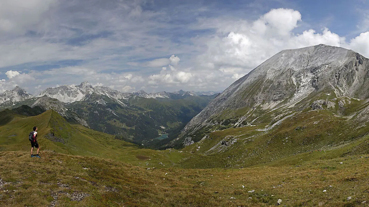 Technisch einfach, aber landschaftlich imposante Wanderung auf das Weißeck (2711 m)