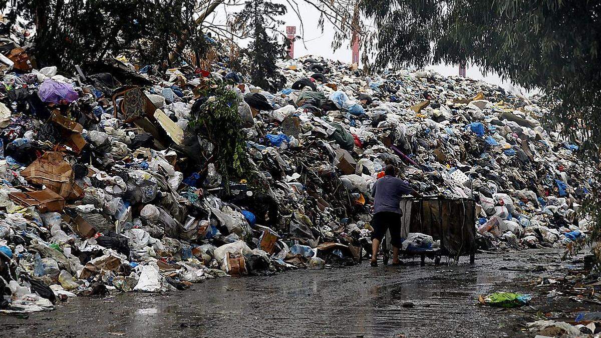 Ein Müllberg in Beirut