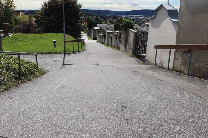 So sah der Schulweg vor der Aktion aus...