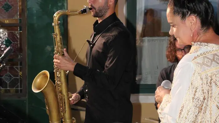 Bei sommerlichen Temperaturen gastierte im Rahmen des Schilcherhof Sommerfestival die Gruppe Bix Beat und bot im lauschigen Gastgarten ein Konzert vom Feinsten. 