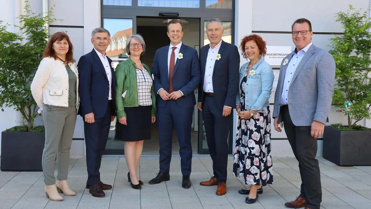 Die Eröffnung der Tagesbetreuung in Fehring erfolgte im Beisein von Gesundheitslandesrat Karlheinz Kornhäusl, Bürgermeister Johann Winkelmaier und  Ehrengästen