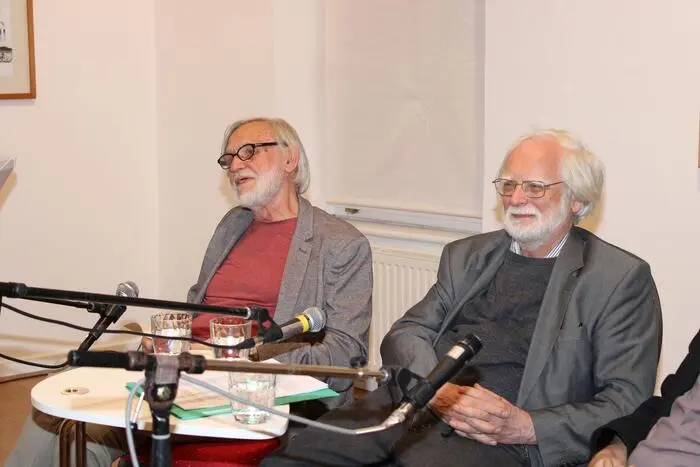 Bei der Vernissage war auch Ulrich Gansert (r.) anwesend.