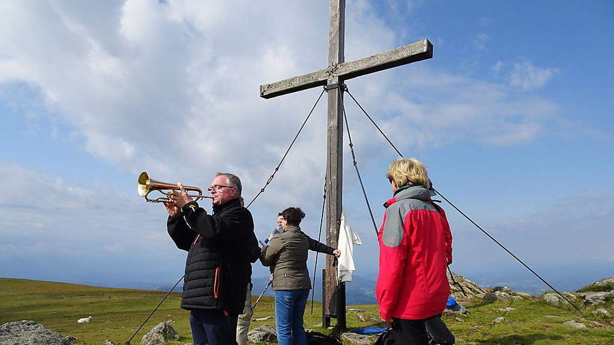 Die Sänger des MGV und des gemischten Chores Frantschach-St. Gertraud genossen den Sonntag auf der Saualm