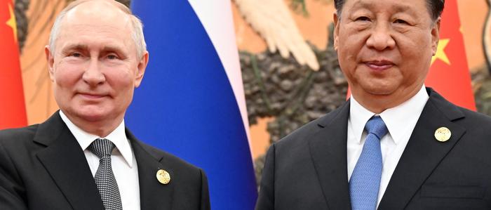 Xi Jinping (r.) und Wladimir Putin (l.) 