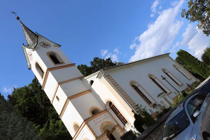 Gesehen wurden in der Kirche: SI – Kuratorin Helli Thelesklaf, Kaplan Bruder John und Otto Hoffmann und Anke Witt, die am weitesten aus dem hohen Norden angereist ist, die ehem. Gemeindeschwester.  