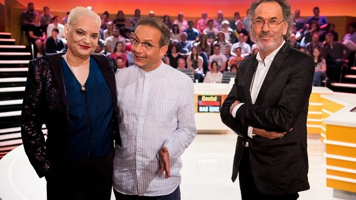 Sat.1, werktags, 19 UhrModus: Ein Comedy-Quiz (u. a. mit Hugo Egon Balder) – wie „Was gibt es Neues?“ in ORF 1. Quote: 2011 abgesetzt, 2017 zurückgekehrt. 2019: durchschnittlich 1,3 Millionen Seher.