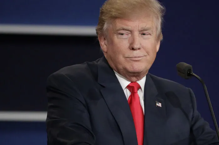 Trump war besser vorbereitet, er wirkte besonders zu Beginn stark. Vergleicht man alle drei Debatten, hatte er in Las Vegas wohl seinen besten Auftritt. Aber auch Clinton war sehr gut. Sie hatte ihre Balance gefunden, griff ihn mal hart an, ignorierte ihn an anderer Stelle.