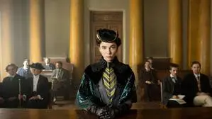 Matilda de Angelis verkörpert in der Serie die taffe Rechtsanwältin Lidia Poët