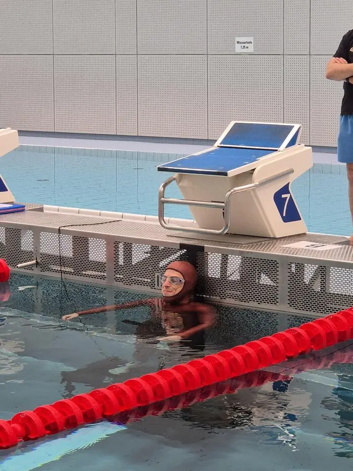 Freitaucher Markus Sorger im Wasser