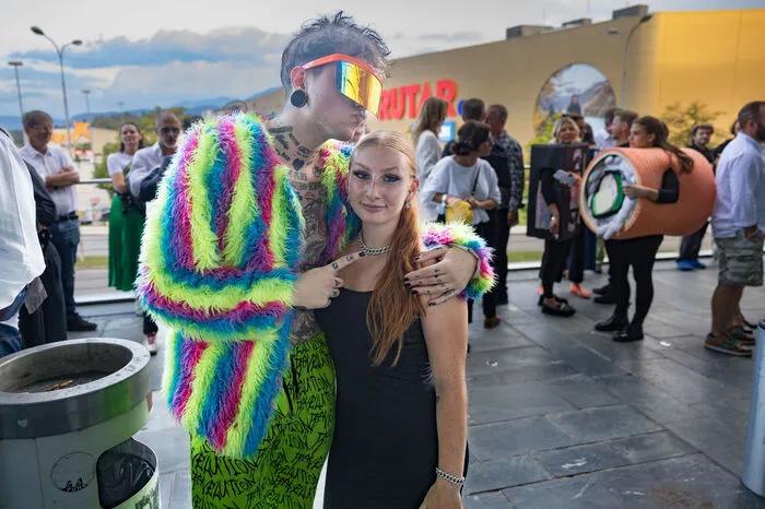 Musiker und Influencer Ian Jules schaute bei der Premiere vorbei. Er machte den Titelsong zum Film.