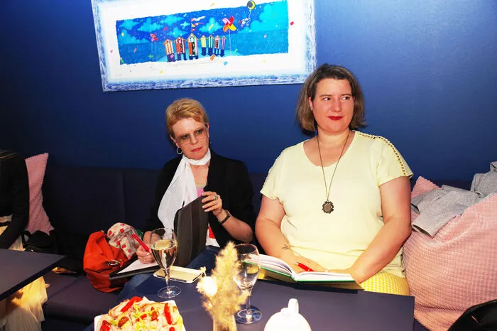 Klicken Sie sich bitte durch die weiteren Bilder.