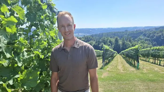 Michael Kothgasser auf seinem Weingut Michael am Rosenberg