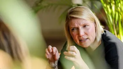 Cathryn Clüver Ashbrook erklärt die Auswirkungen den Konflikts im Nahen Osten 