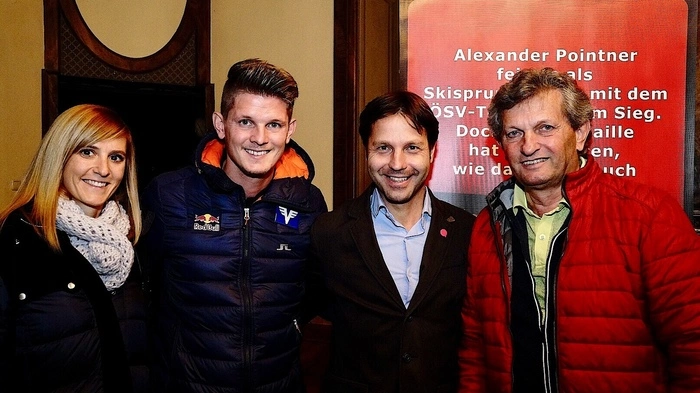 Auch Thomas Morgenstern (hier mit Familie) war interessierter Zuhörer bei seinem ehemaligen Cheftrainer