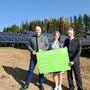 Bürgermeister Bruno Aschenbrenner, Projektleiterin Nora Licker, Energie-Steiermark-Vorstand Werner Ressi
