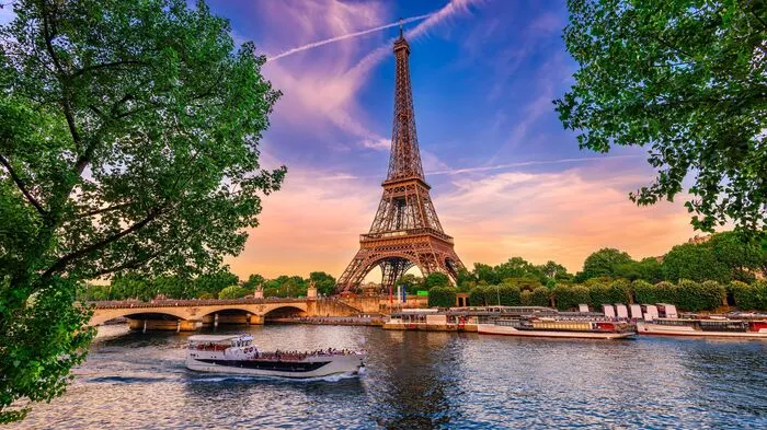 Frankreich (86,9 Millionen Besucher)