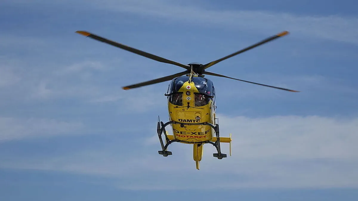 Der verletzte Mann wurde mit dem Rettungshubschrauber ins UKH Graz geflogen