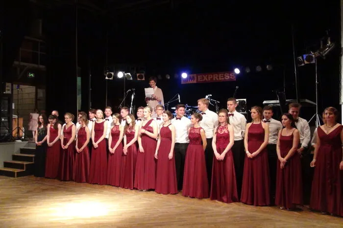 Im Kulturzentrum Leibnitz tanzten die AHS-Schüler zum Gold-Finale ihrer Schulzeit in eine schwungvolle, lange Nacht.