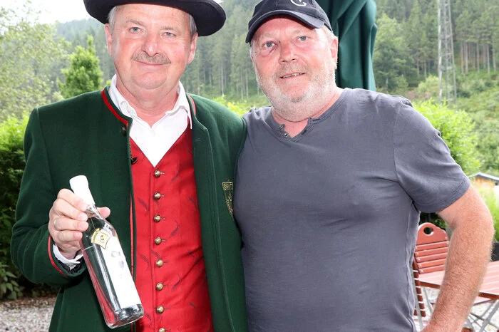 Bitte klicken Sie sich durch die Bilder!
