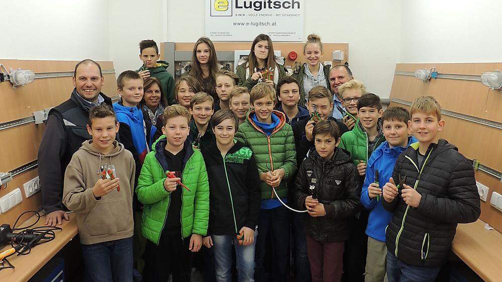 Die Kirchberger NMS-Schüler im Lugitsch-Schulungsraum