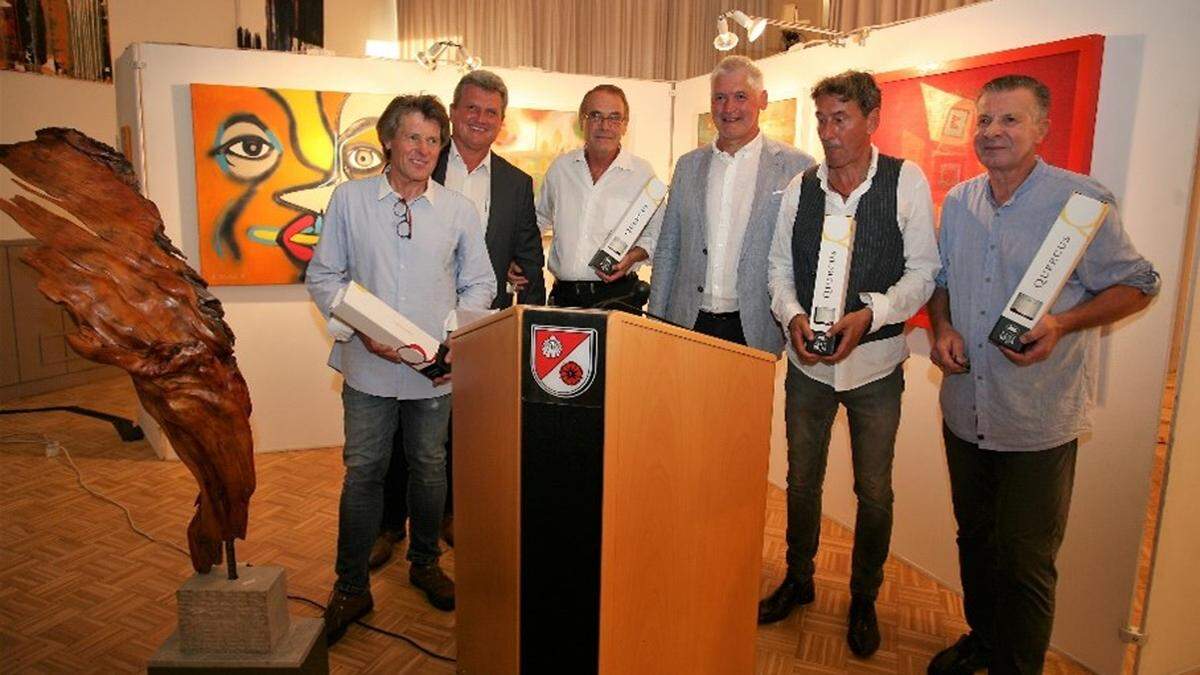 Von links: Franz Fugger, Gemeindevorstand Franz Baumgartner, Berend Schabus, Bürgermeister Guntram Perdacher, Ralf Ortner und Karl Schnabl