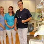 Markus Koffu, hier mit seinem Team, startet am Montag, dem 3. Juli mit seiner Kassenpraxis in Feldkirchen