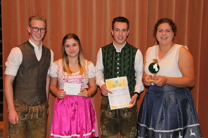 Die Landjugend St.Ruprecht/Raab bekam den Preis in der Kategorie der Vereine und zwar für ihr Projekt, eine Streuobstwiese zu bepflanzen und die Produkte mit den Kindern der ansässigen Volksschule weiter zu verarbeiten.