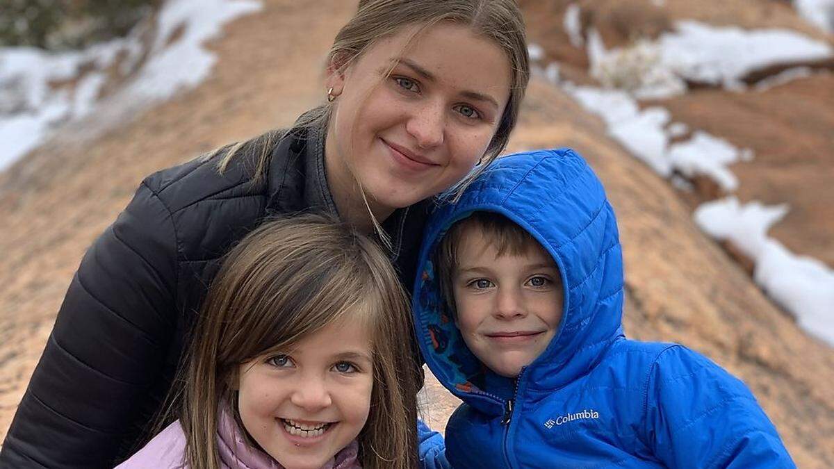 Au-pair Melissa Kleissner aus Klagenfurt begab sich mit ihrer Gastfamilie von San Francisco aus in Quarantäne an den abgelegenen Lake Tahoe in der Sierra Nevada. Dort beaufsichtigt sie Lily und William