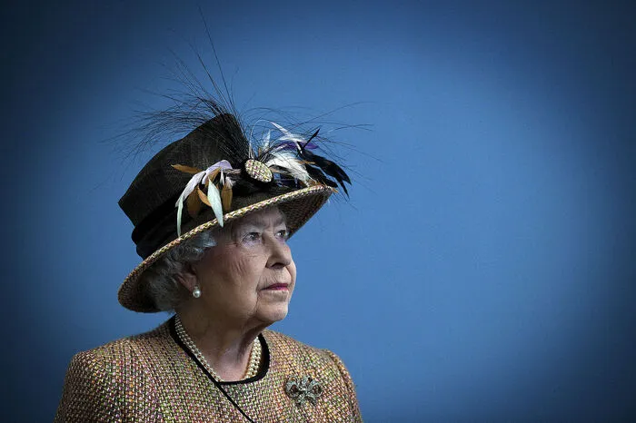Königin Elizabeth II. starb am Donnerstag im Alter von 96 Jahren auf ihrem Landsitz Schloss Balmoral in Schottland, wie der Palast mitteilte. Ihr Sohn Charles ist nun König.