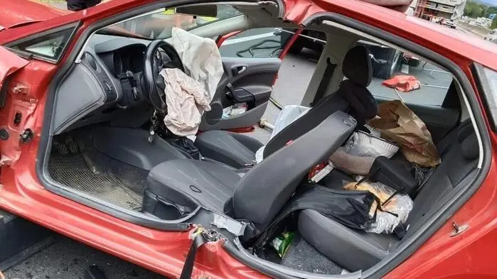 Auf der Autobahn A2 verlor eine 54-jährige Lenkerin am Freitagmittag die Kontrolle über ihr Fahrzeug