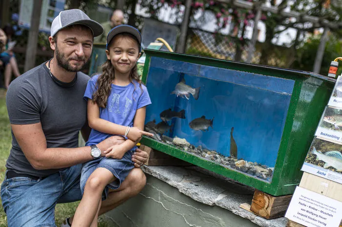 Christian Autz mit Fischfan Tochter Emelie (7)