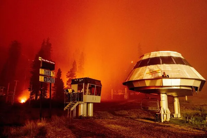 Die Feuerwehr hatte die Räumung der vom "Caldor-Feuer" bedrohten Region als Vorsichtsmaßnahme angeordnet. 